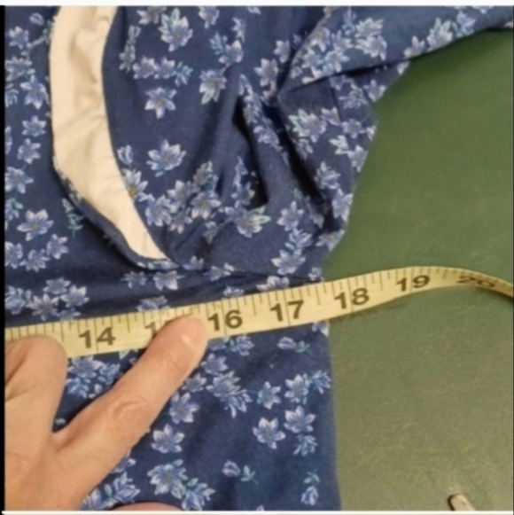 Draper James size small wrap dress with ruffles shoulder Career Cozy Midi - Picture 3 of 5